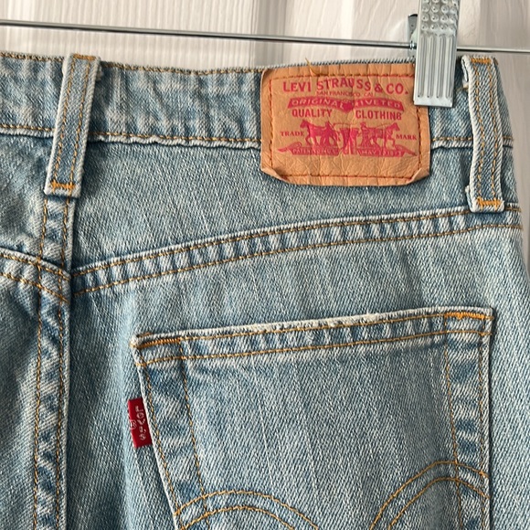 Levi’s Lightwash Denim Flare Jeans - Picture 4 of 4